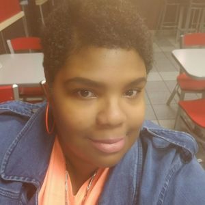 Meet your Posher, Monique